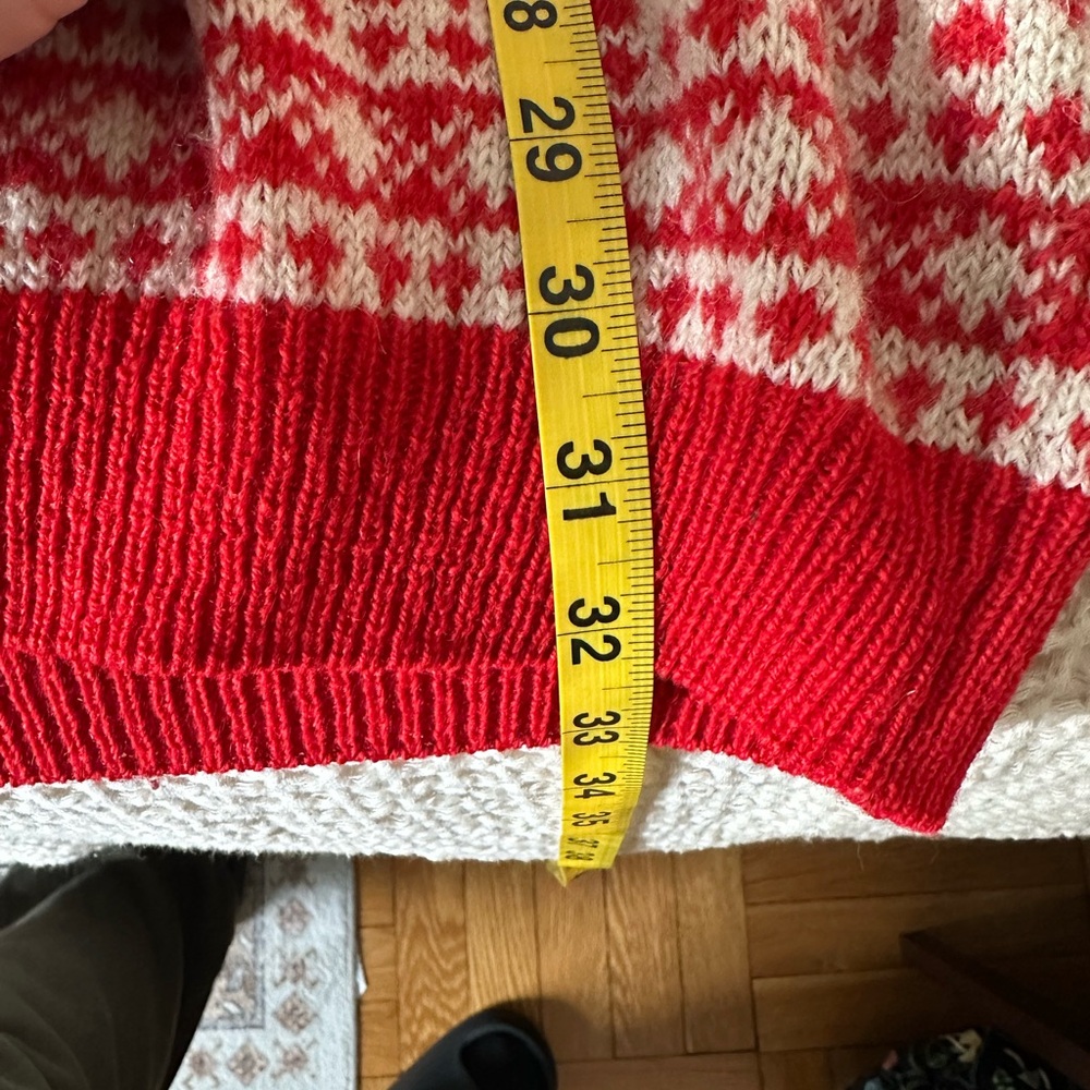 100% Wool Vintage Red and White Apres Ski Cozy Patterned Oversized Sweater - Picture 7 of 7